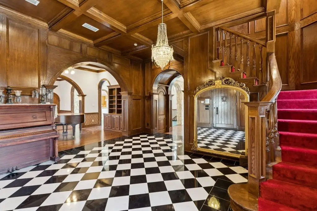 Luxury Texas Real Estate 9888 Boat Club Rd Estate on Eagle Mountain Lake Asks 4 11