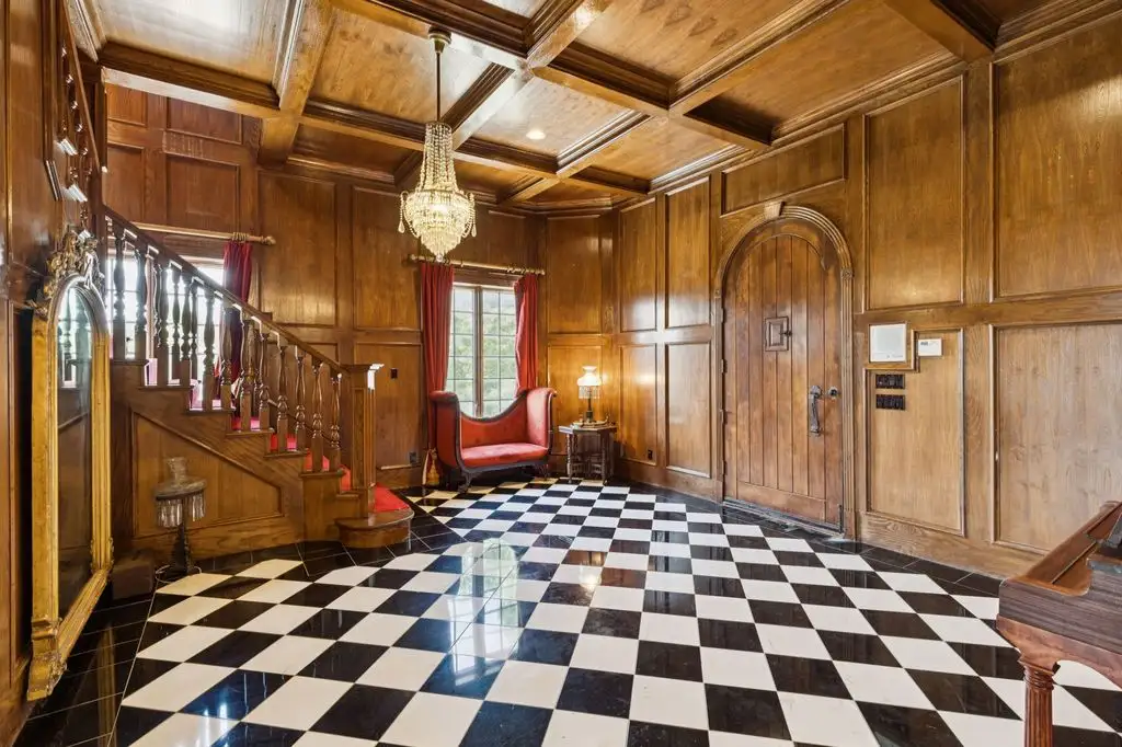 Luxury Texas Real Estate 9888 Boat Club Rd Estate on Eagle Mountain Lake Asks 4 12