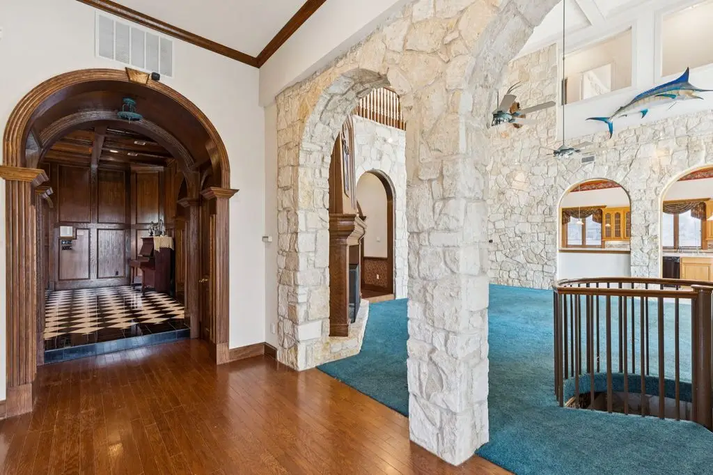 Luxury Texas Real Estate 9888 Boat Club Rd Estate on Eagle Mountain Lake Asks 4 15