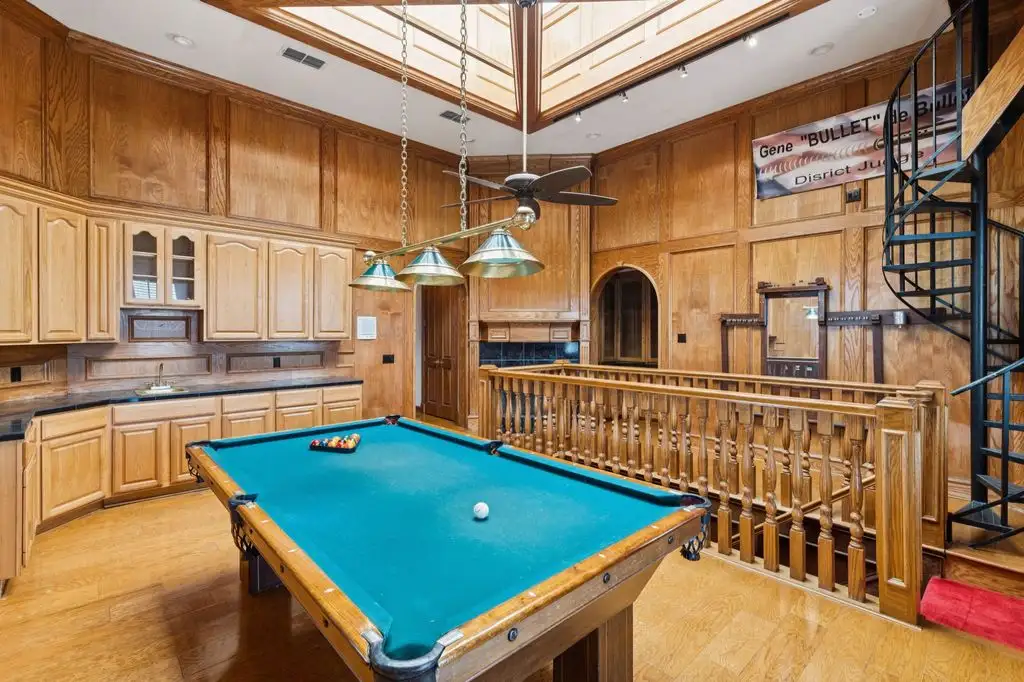 Luxury Texas Real Estate 9888 Boat Club Rd Estate on Eagle Mountain Lake Asks 4 19