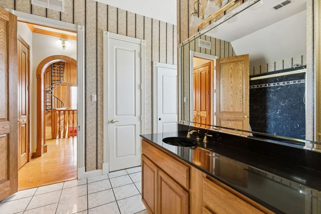 Luxury Texas Real Estate 9888 Boat Club Rd Estate on Eagle Mountain Lake Asks 4 24