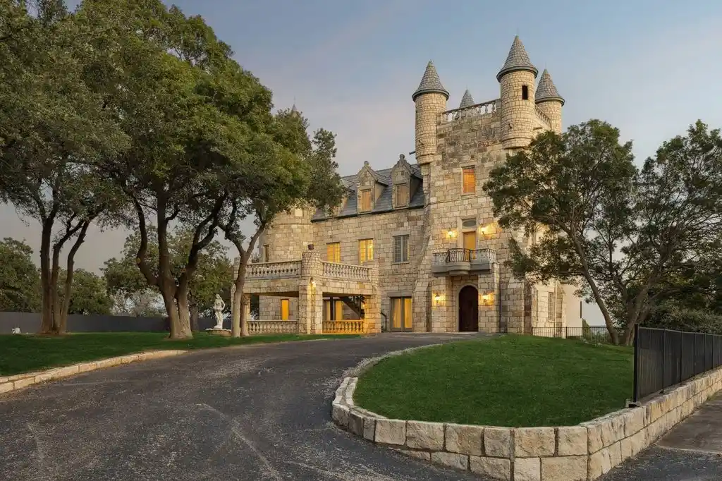 Luxury Texas Real Estate 9888 Boat Club Rd Estate on Eagle Mountain Lake Asks 4 5