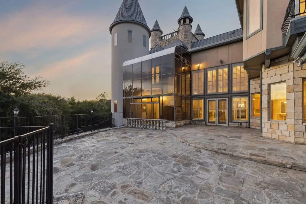 Luxury Texas Real Estate 9888 Boat Club Rd Estate on Eagle Mountain Lake Asks 4 6