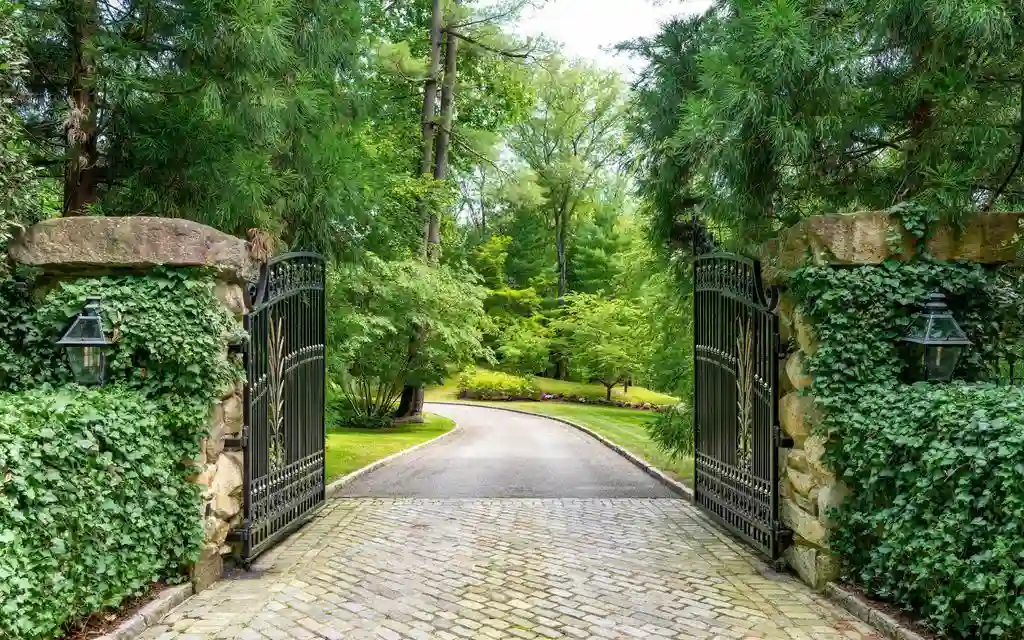 Magnificent Georgian Colonial at 50 Dingletown Rd A Prestigious Greenwich Estate Listed for 16.75 Million 3