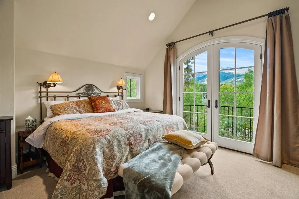 Majestic Colorado Living 94 Sunbeam Dr Offers Secluded Luxury and Mountain Beauty for 6.2 Million 14