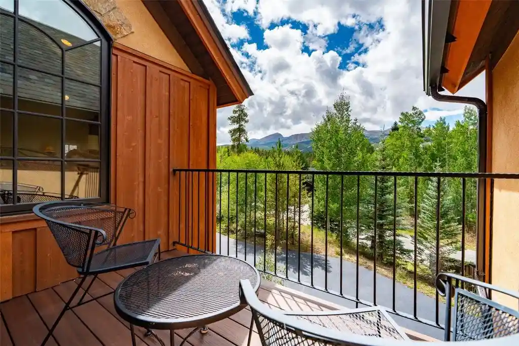 Majestic Colorado Living 94 Sunbeam Dr Offers Secluded Luxury and Mountain Beauty for 6.2 Million 16