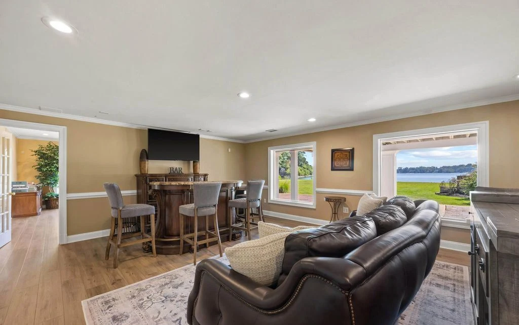 Spectacular Waterfront Living Awaits at 125 S Winchester Rd Maryland Asking 8 18