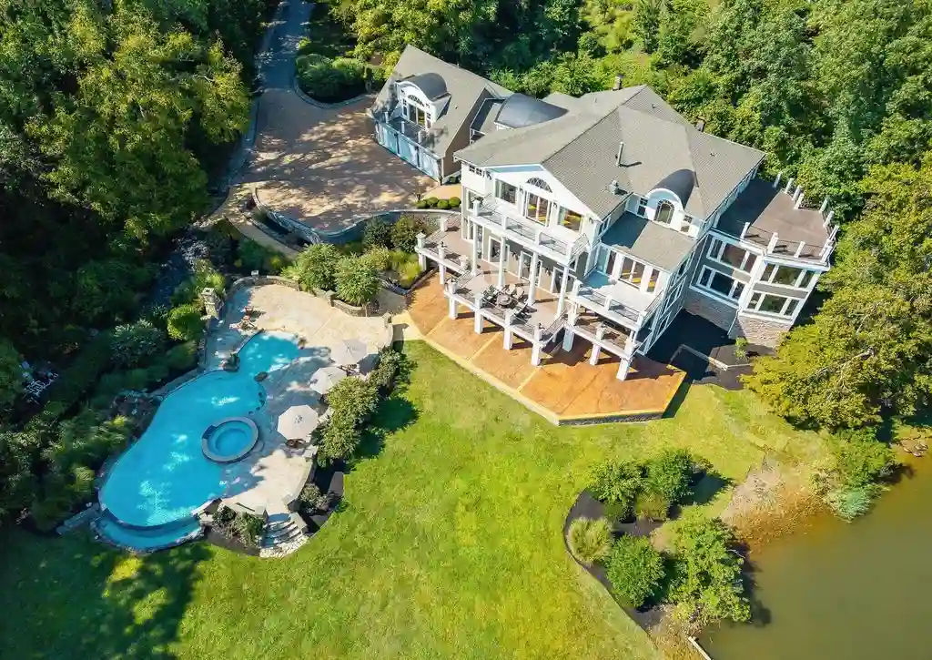 Spectacular Waterfront Living Awaits at 125 S Winchester Rd Maryland Asking 8 24