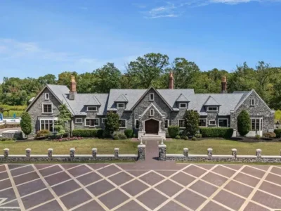 Stunning 50 Mill Rd Estate in New Jersey Offers Privacy Beauty and Luxury Living on 60 Acres 1