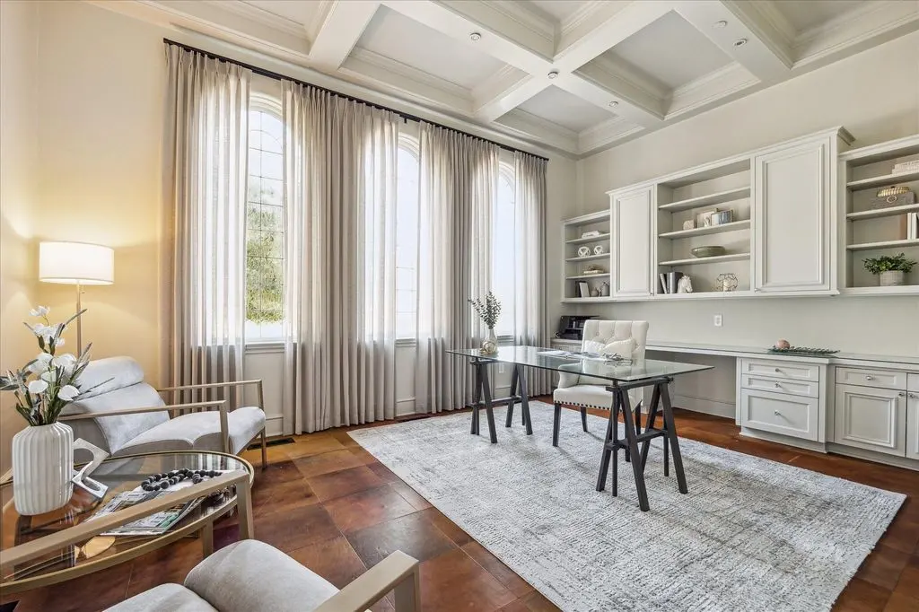 Stunning 9 Rue Estate in Texas Represents Iconic Country Living with Unparalleled Privacy for 20 Million 11