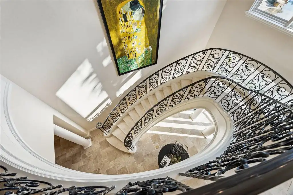 Stunning 9 Rue Estate in Texas Represents Iconic Country Living with Unparalleled Privacy for 20 Million 12