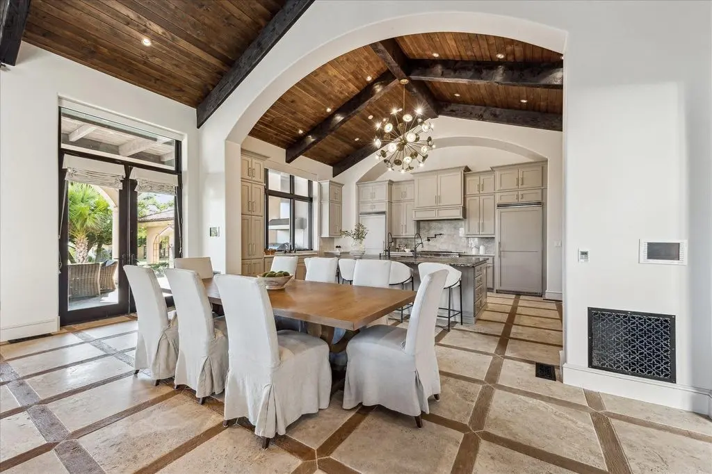 Stunning 9 Rue Estate in Texas Represents Iconic Country Living with Unparalleled Privacy for 20 Million 8
