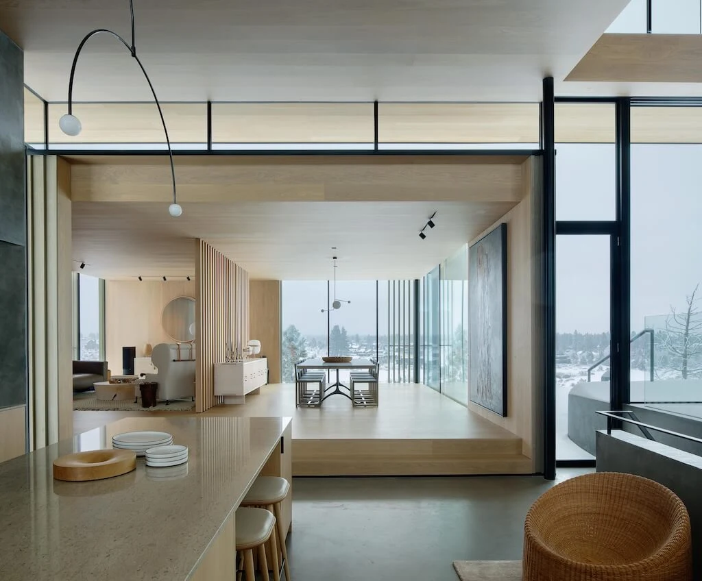 Tetherow Overlook House in Central Oregon by Hacker Architects: Where Art Meets Desert Landscape