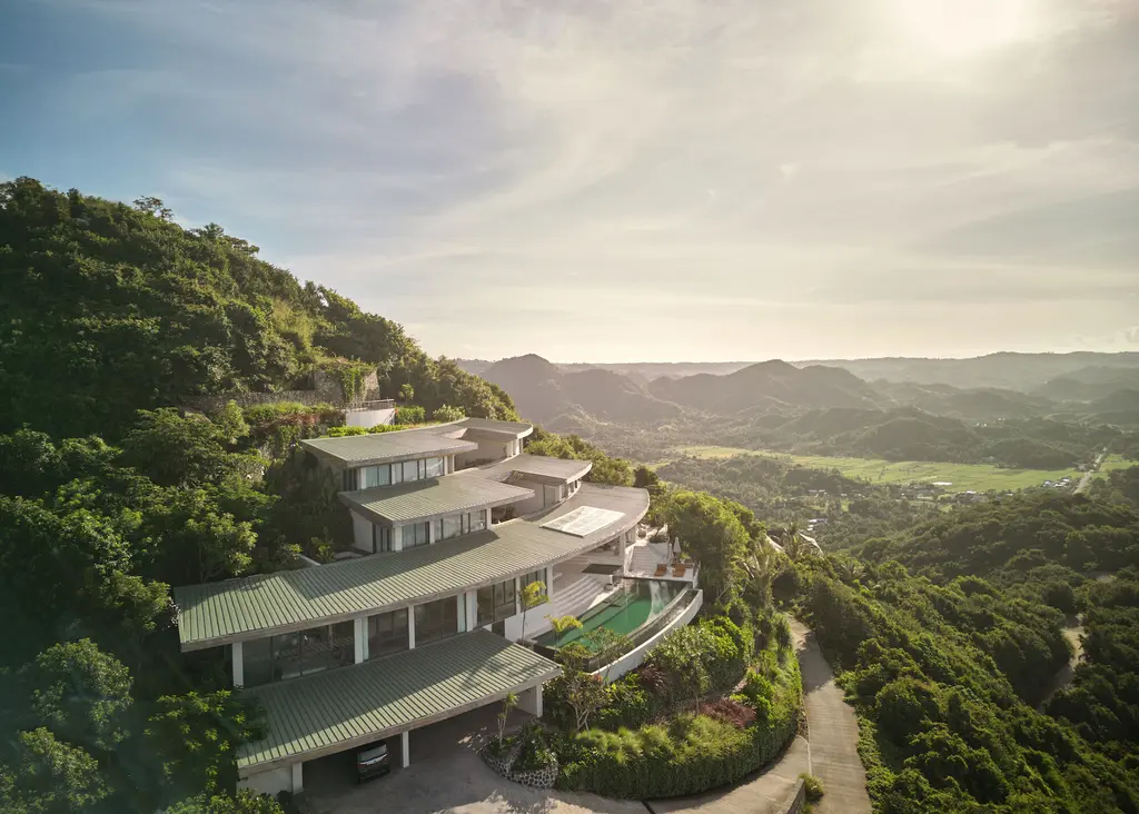 Villa Boe by Alexis Dornier A Sculptural Hilltop Retreat in Tampah Hills 12