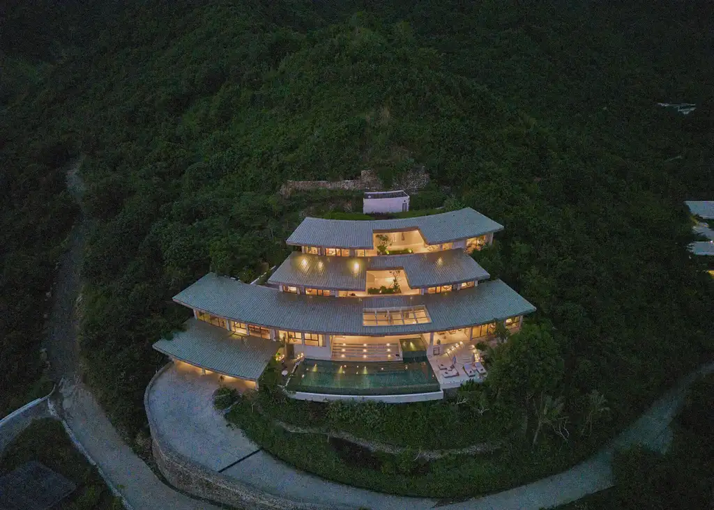 Villa Boe by Alexis Dornier A Sculptural Hilltop Retreat in Tampah Hills 8