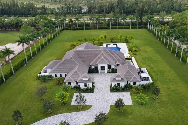 Exclusive 6 Bedroom Luxury Estate with Resort Style Pool and Private Gym in Palm Beach Gardens for 7 Million