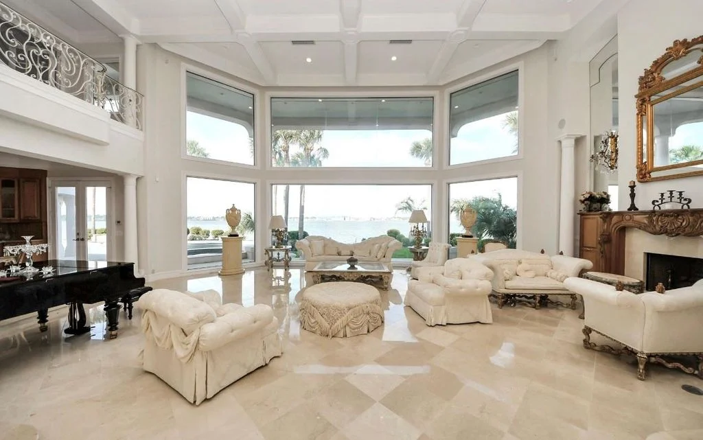 2210 Twin Oaks Blvd Stunning Texas Waterfront Estate with Breathtaking Clear Lake Views Lists for 5.2 Million 12