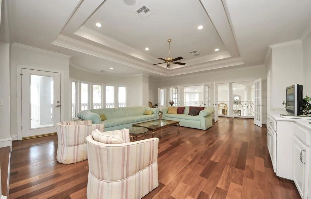 2210 Twin Oaks Blvd Stunning Texas Waterfront Estate with Breathtaking Clear Lake Views Lists for 5.2 Million 22