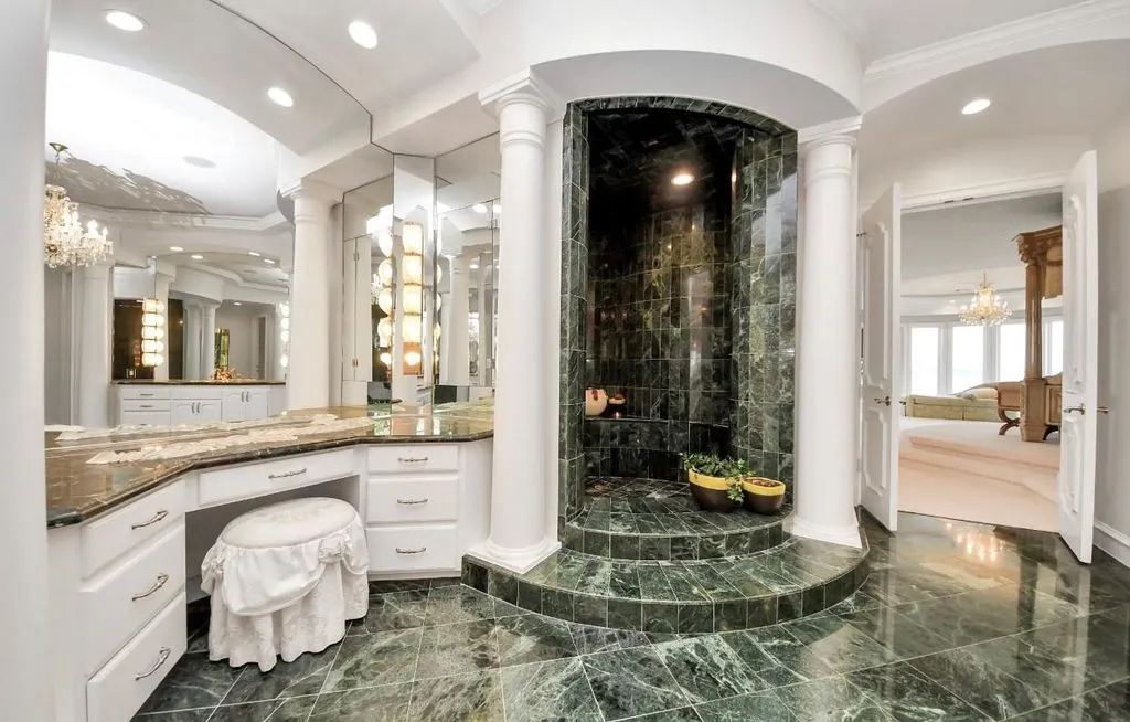 2210 Twin Oaks Blvd Stunning Texas Waterfront Estate with Breathtaking Clear Lake Views Lists for 5.2 Million 27