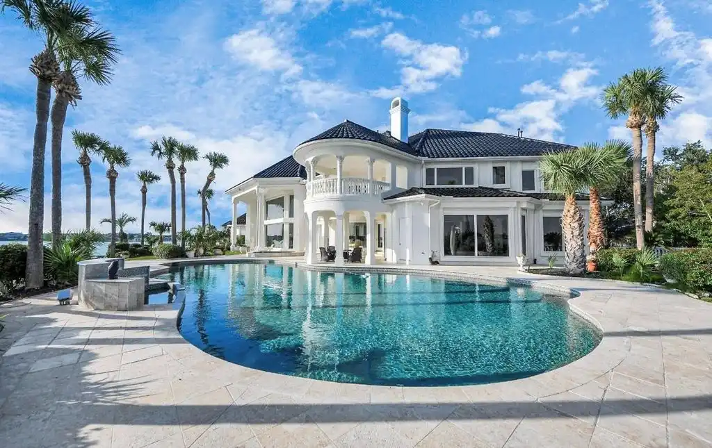 2210 Twin Oaks Blvd Stunning Texas Waterfront Estate with Breathtaking Clear Lake Views Lists for 5.2 Million 5