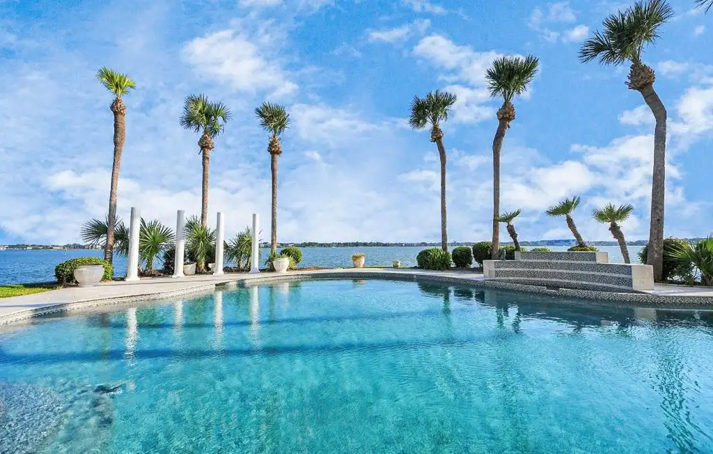 2210 Twin Oaks Blvd Stunning Texas Waterfront Estate with Breathtaking Clear Lake Views Lists for 5.2 Million 6