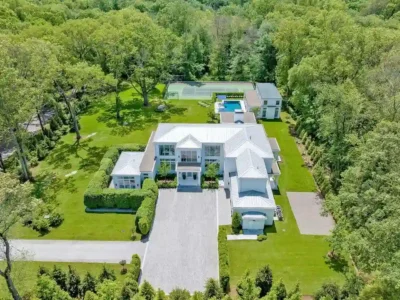 8 Fox Run Ln Exquisite Contemporary Estate by SBP Homes in Connecticut Lists for 22 Million 1