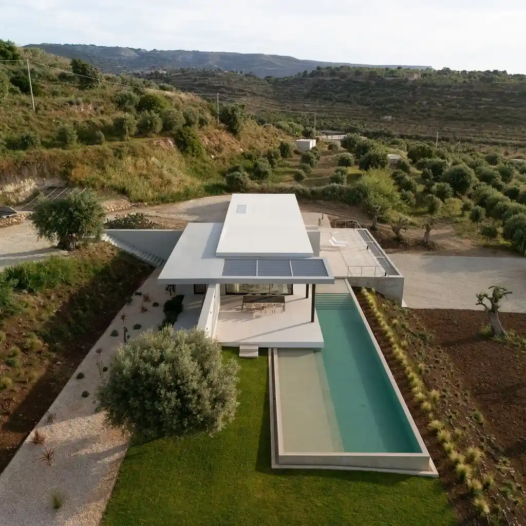 Casa Calypso by G’n’B Studio Redefines Mediterranean Minimalism in Noto