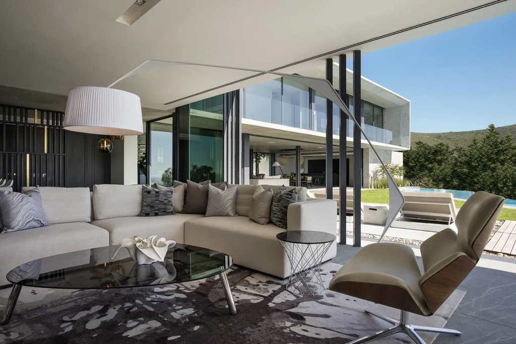 City Villa by ARRCC Showcases Bold Geometric Design and Breathtaking Urban Views