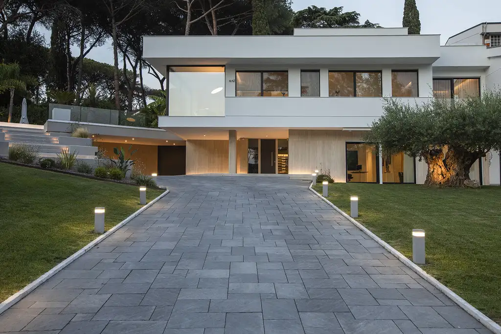 Villa FL by DFG Architetti associati, A Dialogue Between Architecture and Nature