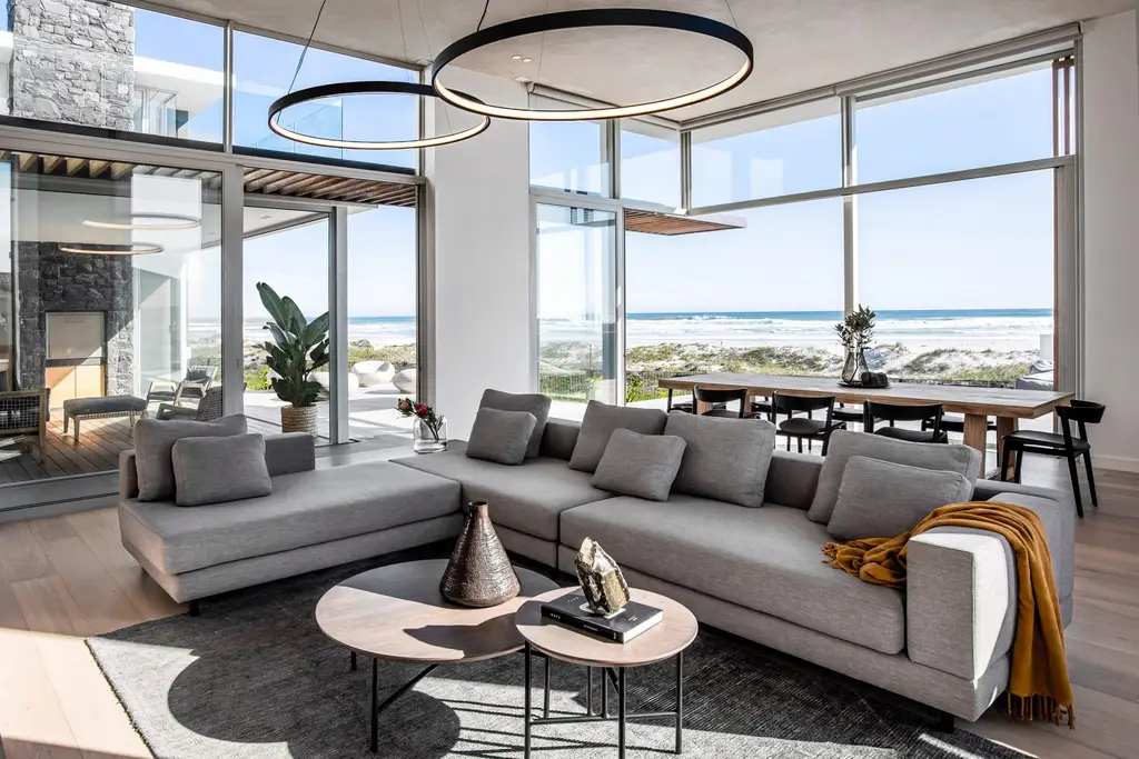 D13 House by GSQUARED Architects Blends Modern Minimalism with Cape Town’s Natural Beauty