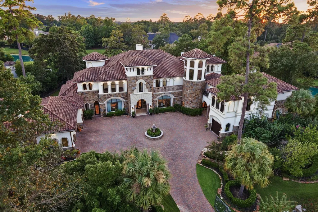 Carlton Woods Estate With Two Pools and a Private Casita | Luxury Houses